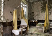 Bir Kere Tutulmaya Gör