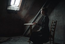 Etiketler: İnsan Hayatında Yükler ve Özgürlüğün Felsefesi